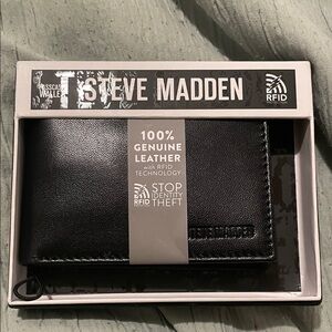 Steve Madden Black Genuine Leather Card Holder